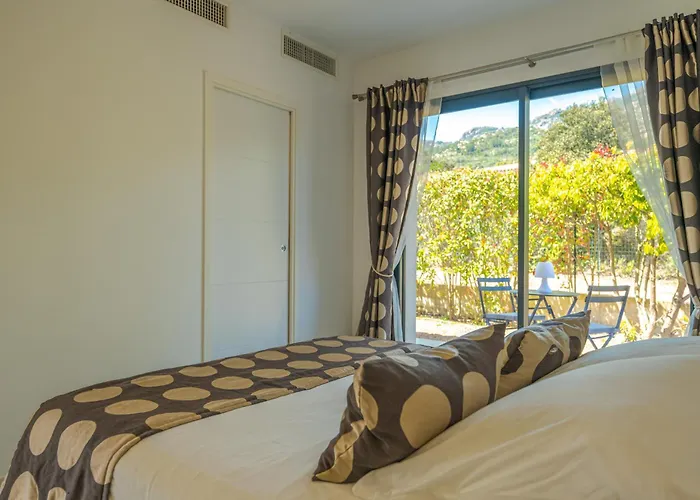 Villa Les Arbousiers - Piscine Chauffee Securisee - 210M2 - 4 Suites