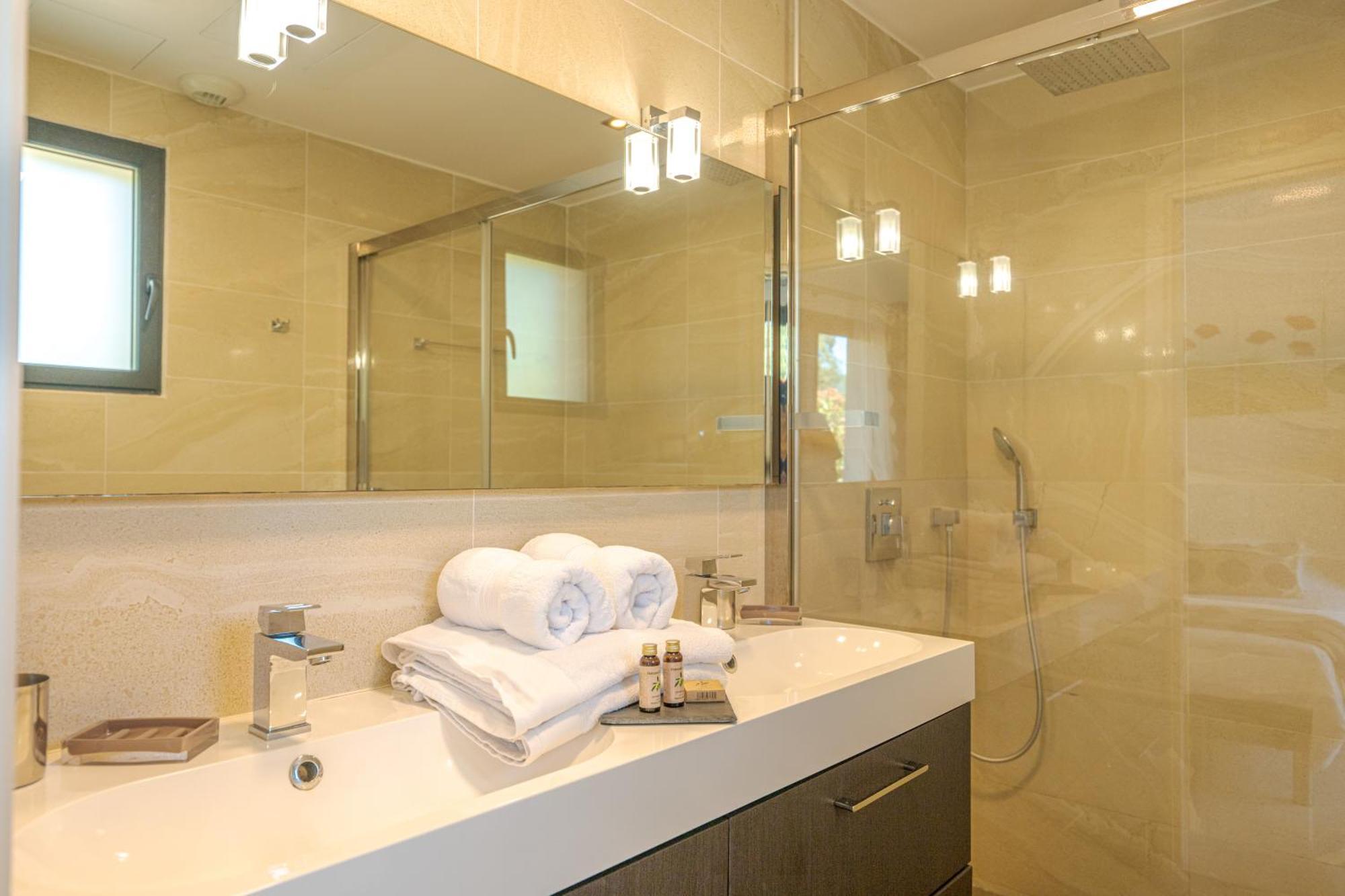 Les Arbousiers - Piscine Chauffee Securisee - 210m2 - 4